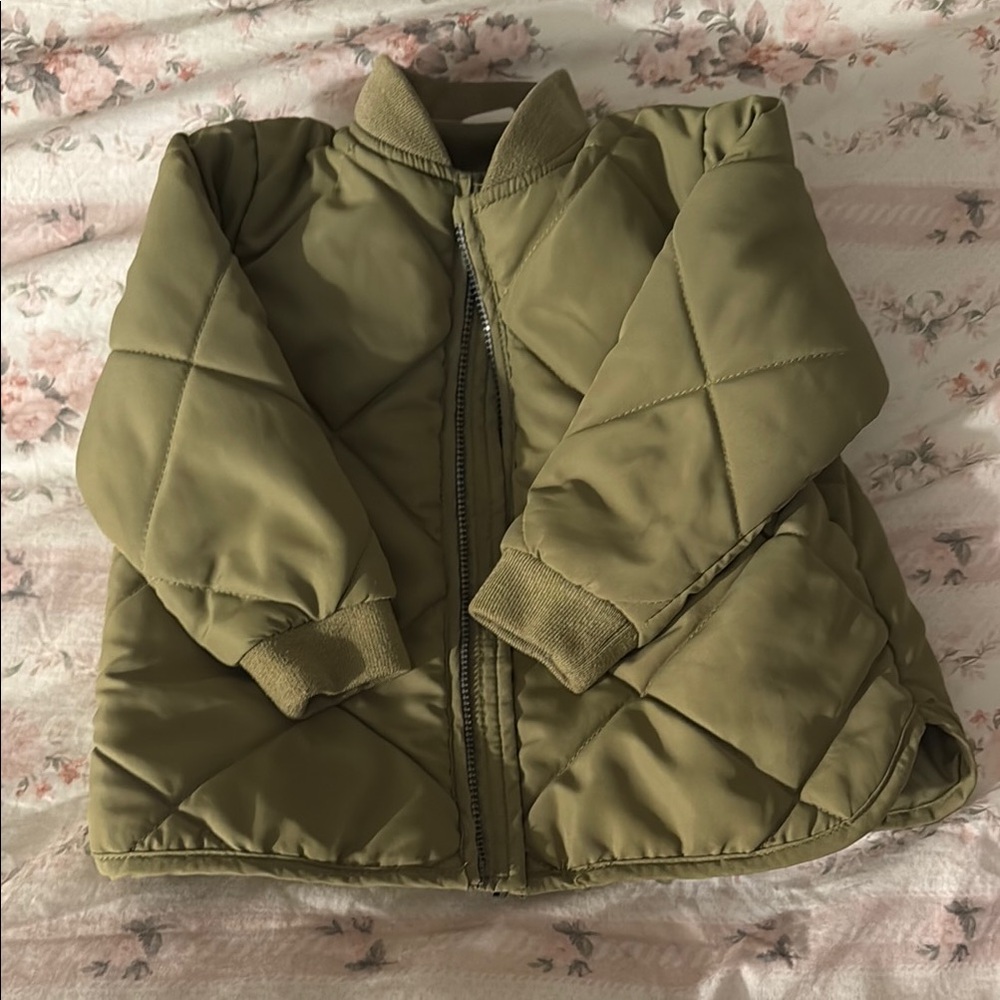 Zara Green Puffer Jacket with Quilted Design